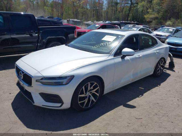 2019 VOLVO S60 7JRA22TK4KG017483 Photo 1