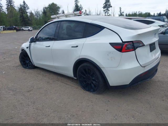 5YJYGDED9MF121828 Tesla Model Y Standard Range Rear-wheel Drive