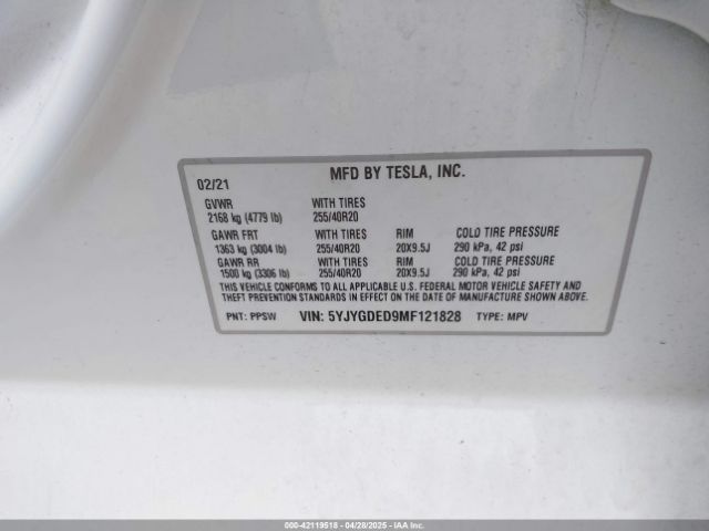 5YJYGDED9MF121828 Tesla Model Y Standard Range Rear-wheel Drive