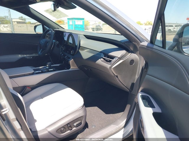 2T2BBMCA8SC077573 Lexus Rx 350h Premium