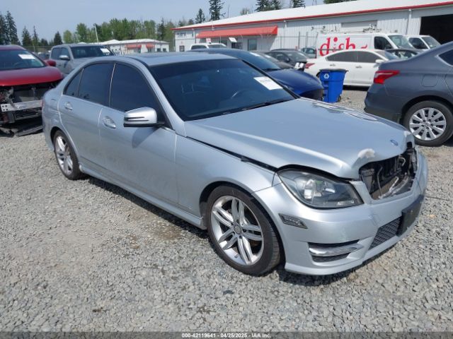 2012 MERCEDES-BENZ C 300 WDDGF8BB7CR238797