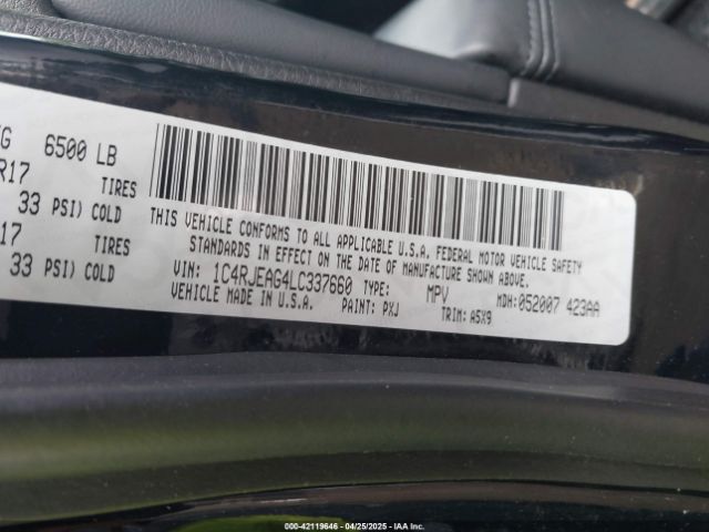 1C4RJEAG4LC337660 Jeep Grand Cherokee Laredo E 4x2