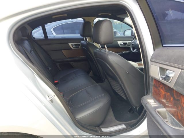 2012 JAGUAR XF SAJWA0JC2CMS41945 Photo 7