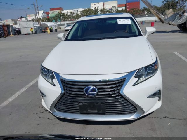 JTHBW1GG7G2109813 Lexus ES 300H