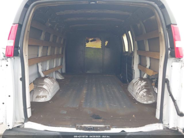 1GCWGAFP0N1146450 Chevrolet Express Cargo Rwd 2500 Regular Wheelbase Wt