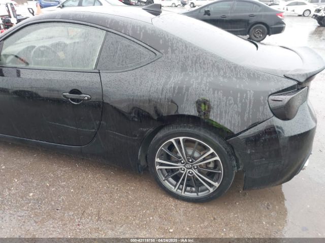 JF1ZNAA17F8710857 Scion FR-S