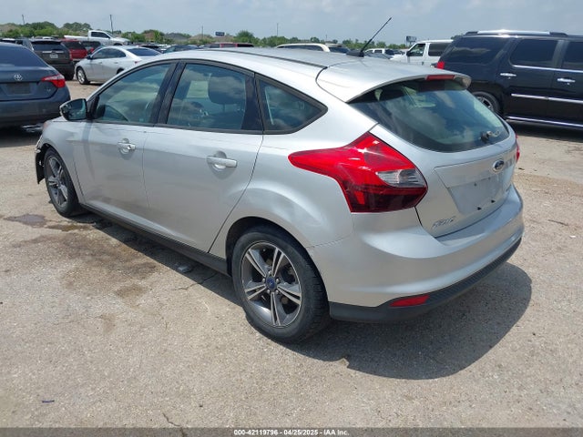 Ford FOCUS SE 2014 1FADP3K22EL412736 Image 3