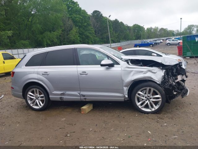 WA1VAAF77JD044305 Audi Q7 3.0t Premium