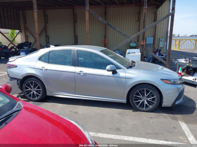 4T1G11AK3NU672230 Toyota CAMRY SE