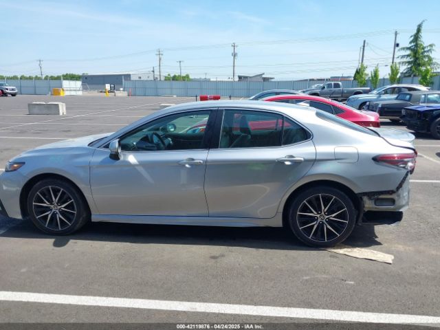 4T1G11AK3NU672230 Toyota CAMRY SE