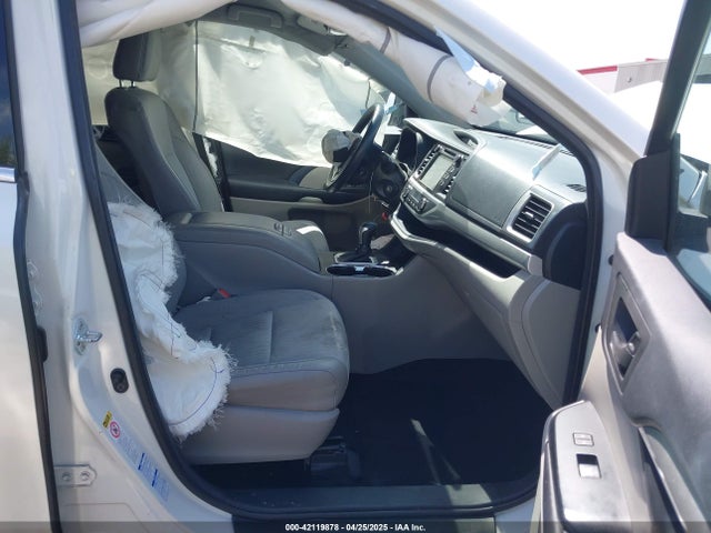 5TDBKRFH8GS340329 Toyota Highlander Le Plus V6