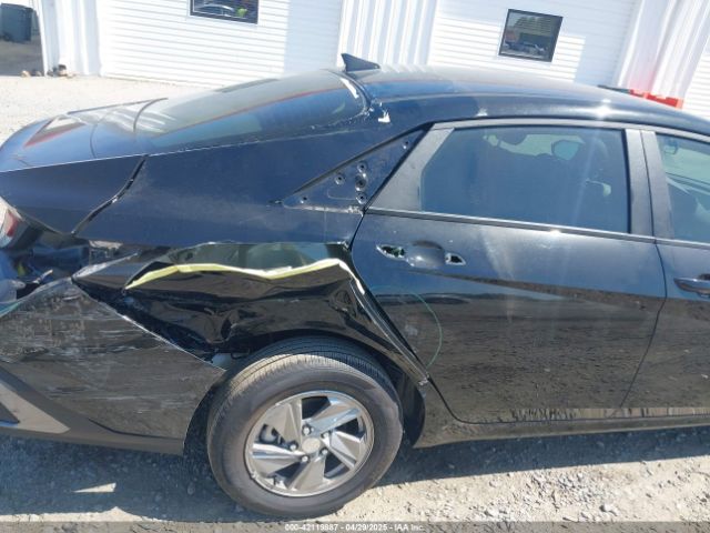 KMHLL4DG2SU860153 Hyundai ELANTRA SE
