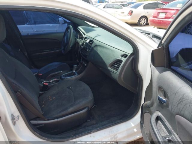 1C3CCBAB1EN210802 Chrysler 200 LX