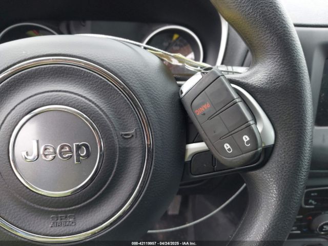 2019 JEEP COMPASS 3C4NJCAB2KT848049 Photo 10