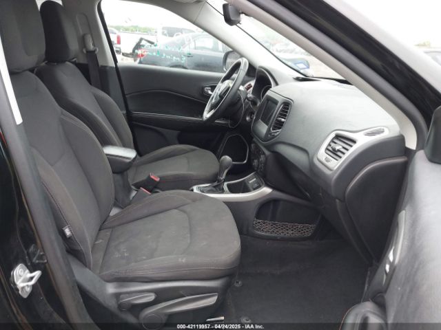 2019 JEEP COMPASS 3C4NJCAB2KT848049 Photo 4