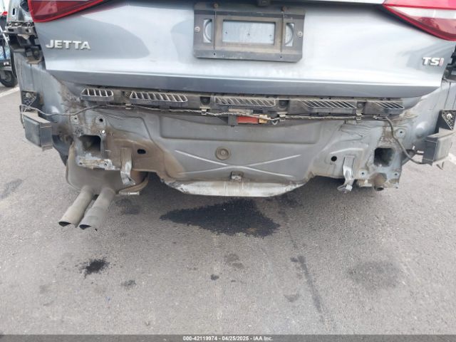 3VWD17AJXFM318080 Volkswagen Jetta 1.8t Se
