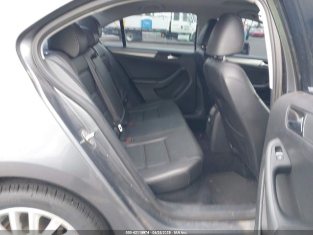 3VWD17AJXFM318080 Volkswagen Jetta 1.8t Se