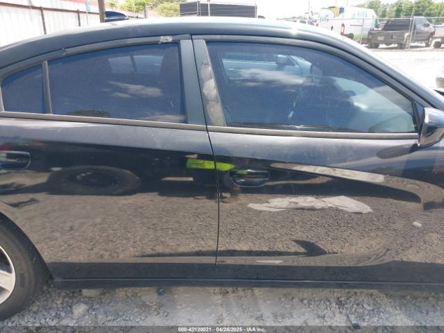 2C3CDXHG2FH852208 Dodge Charger Sxt
