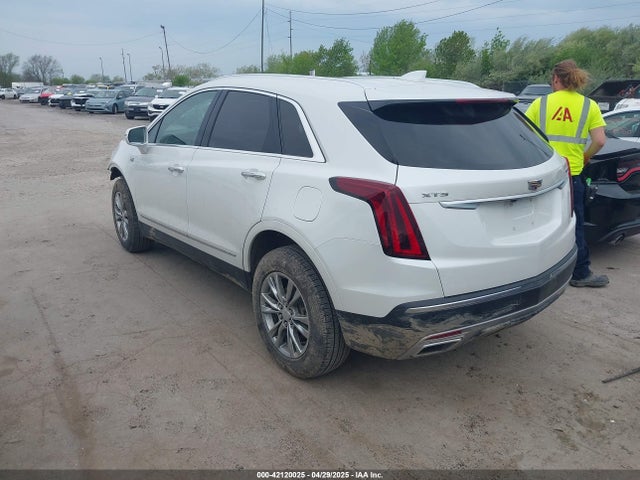 2020 CADILLAC XT5 1GYKNCR49LZ239803 Photo 2