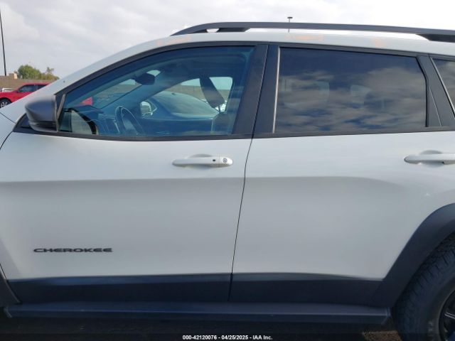 1C4PJMBX0KD227083 Jeep Cherokee Trailhawk Elite 4x4