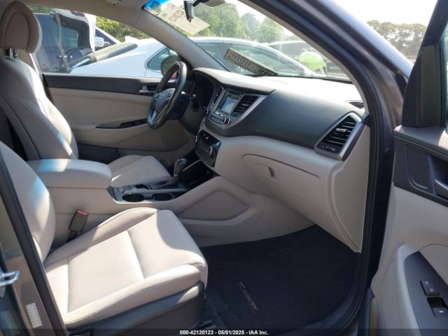 KM8J3CA23GU218963 Hyundai Tucson Sport