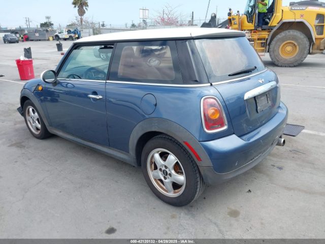 2009 MINI COOPER WMWMF33569TW77166 Photo 2