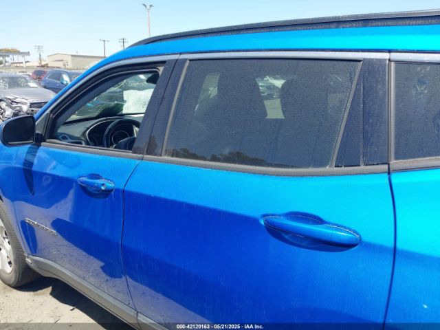 3C4NJCBB6JT227412 Jeep Compass Latitude Fwd