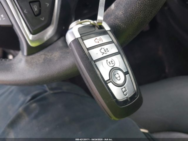 3FA6P0HD0HR243581 Ford FUSION SE