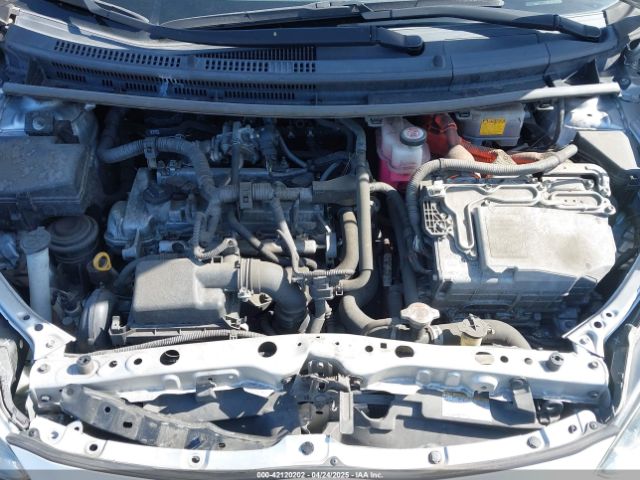 JTDKDTB3XH1598075 Toyota Prius C Two