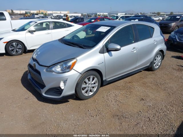 JTDKDTB3XH1598075 Toyota Prius C Two