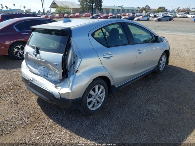JTDKDTB3XH1598075 Toyota Prius C Two