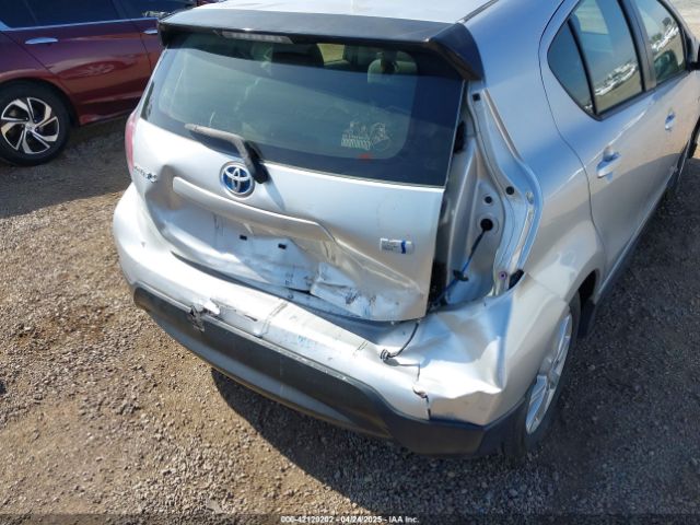 JTDKDTB3XH1598075 Toyota Prius C Two
