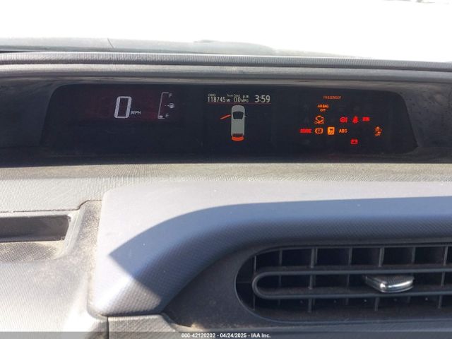 JTDKDTB3XH1598075 Toyota Prius C Two