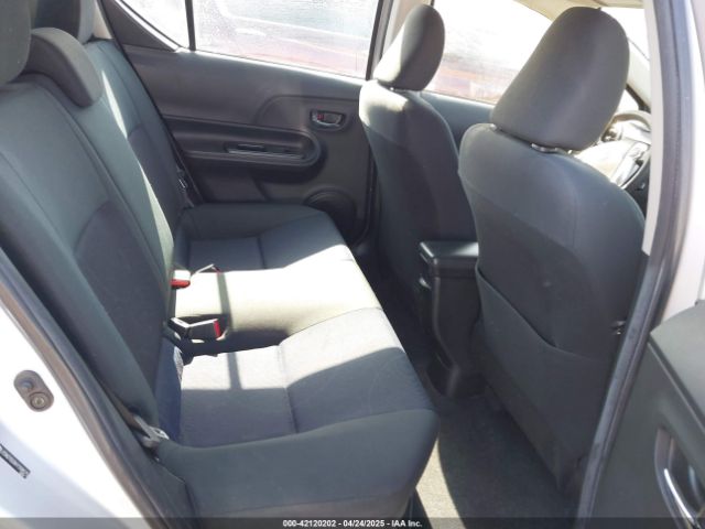 JTDKDTB3XH1598075 Toyota Prius C Two