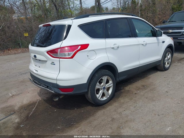 1FMCU9G93GUB02028 Ford ESCAPE SE