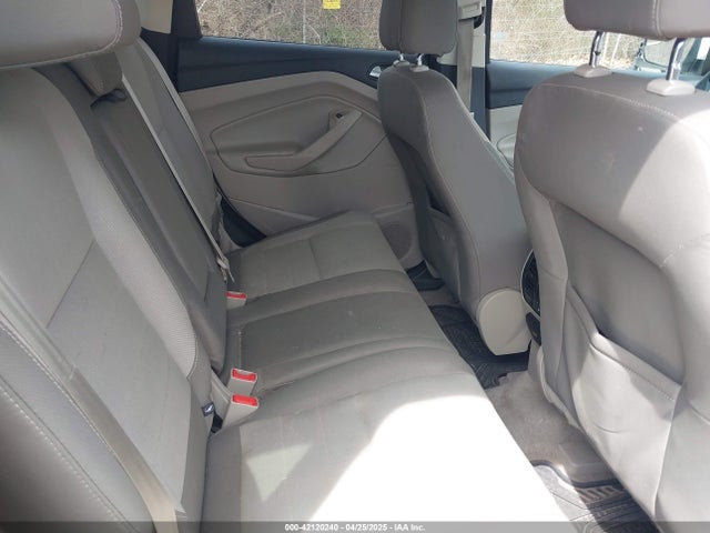 1FMCU9G93GUB02028 Ford ESCAPE SE