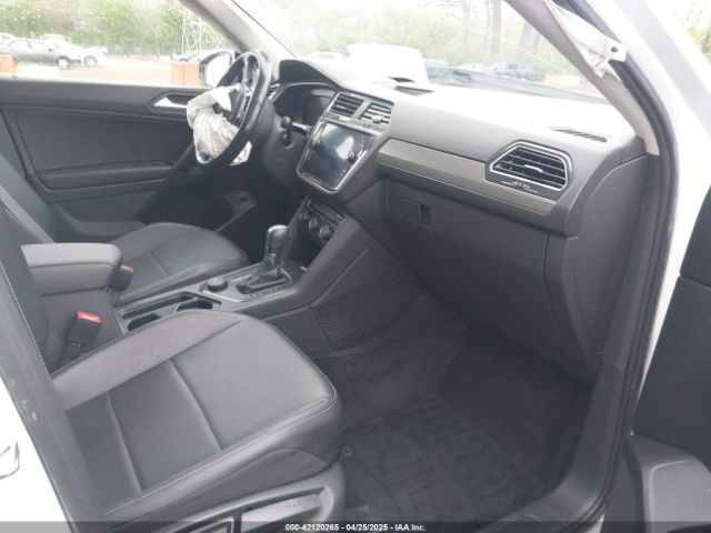 3VV2B7AX6KM041161 Volkswagen Tiguan 2.0t Se/2.0t Sel/2.0t Sel R-line/2.0t Sel R-line Black