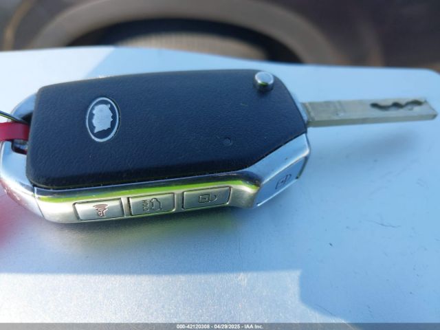 KNDCB3LC2L5375460 KIA NIRO LX