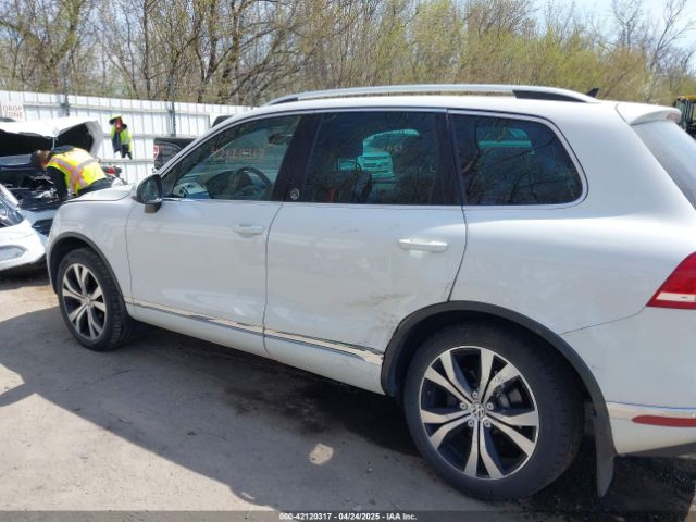 WVGRF7BP8HD005505 Volkswagen Touareg V6 Wolfsburg Edition