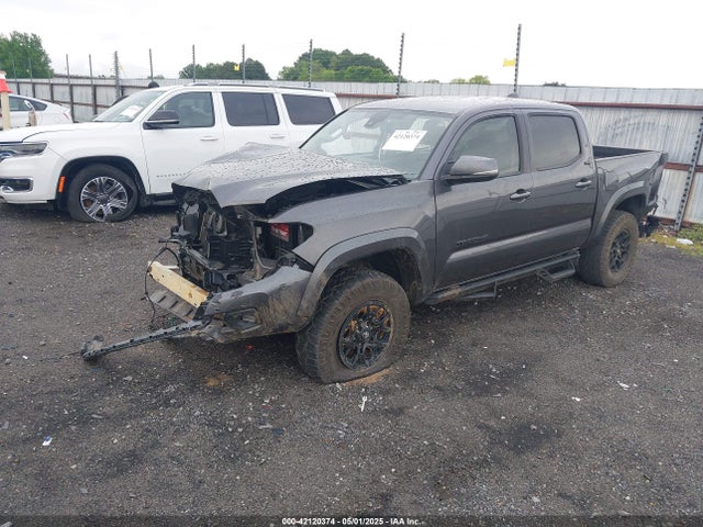 3TYCZ5AN4NT070376 Toyota Tacoma Sr5 V6