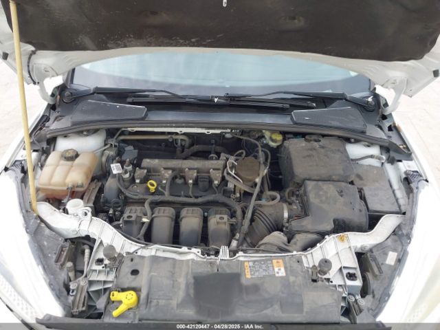 1FADP3K27GL262397 Ford FOCUS SE