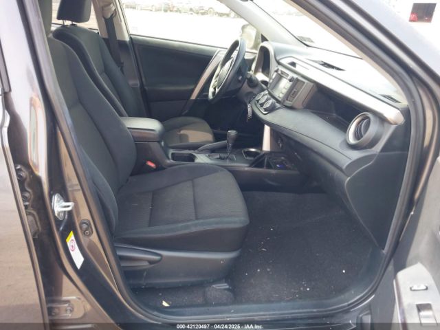 JTMBFREV7JJ188415 Toyota RAV4 LE