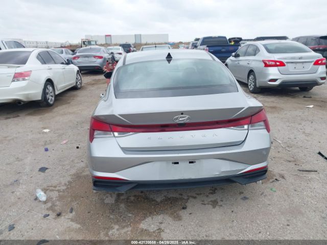 5NPLM4AG1PH103915 Hyundai ELANTRA SEL