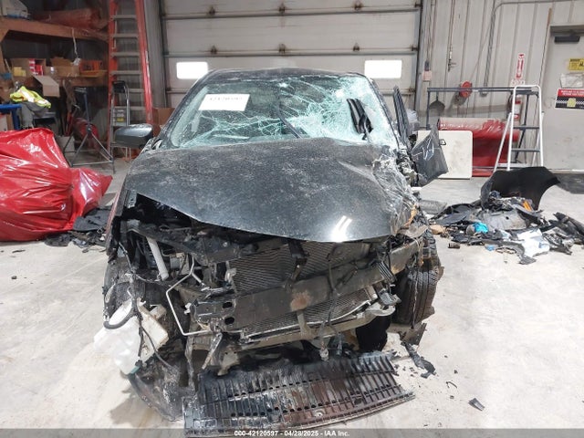 5YFBURHE1KP940527 Toyota COROLLA LE
