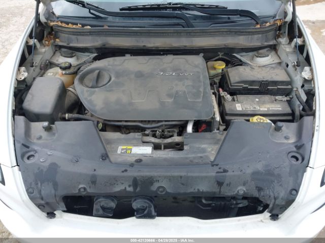 1C4PJLCS9EW122953 Jeep Cherokee Latitude
