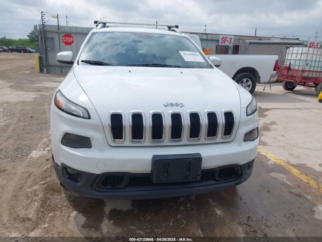 1C4PJLCS9EW122953 Jeep Cherokee Latitude