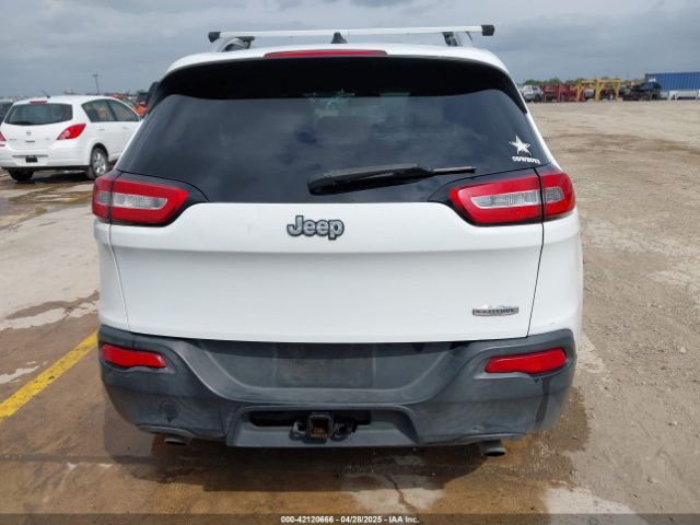 1C4PJLCS9EW122953 Jeep Cherokee Latitude