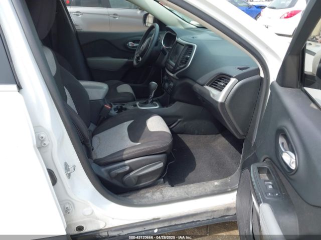 1C4PJLCS9EW122953 Jeep Cherokee Latitude