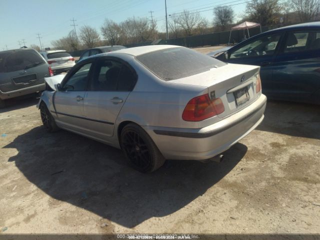 2002 BMW 3 SERIES WBAET374X2NJ21581 Photo 2