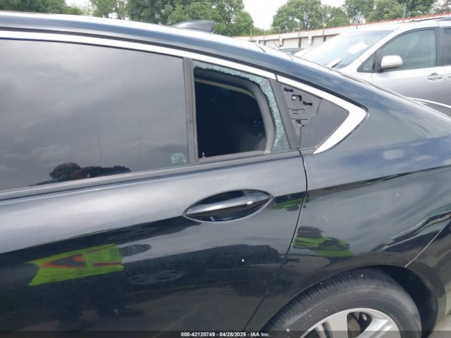 W04GL6SX5J1109806 Buick Regal Sportback Preferred